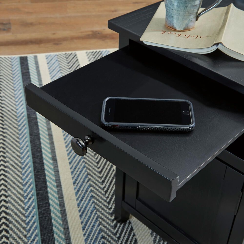 Ashley Treytown Chairside End Table in Black, , large
