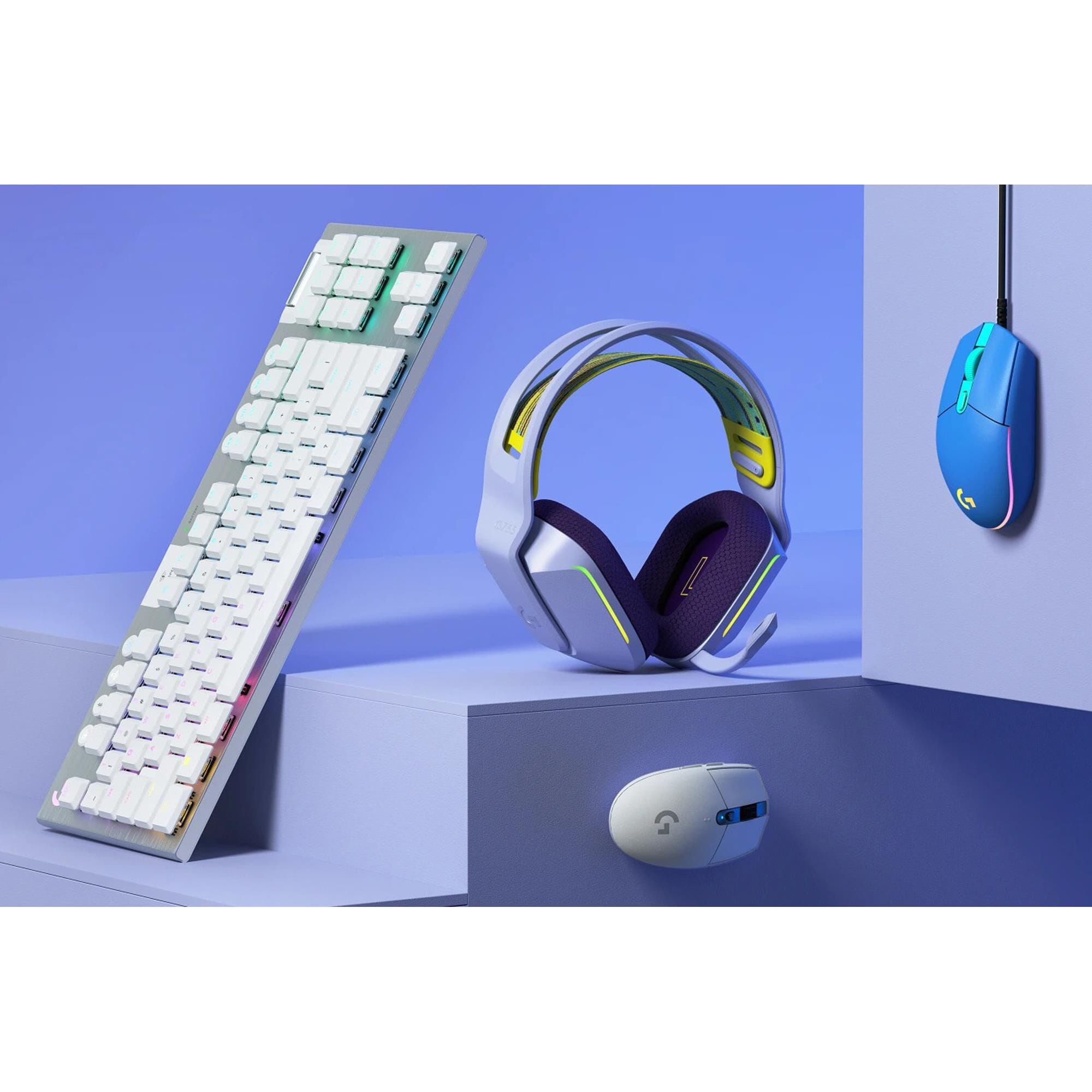 Logitech G733 Lightspeed Wireless RGB Gaming Headset in White Logitech G733 Lightspeed Wireless RGB Gaming Headset in White