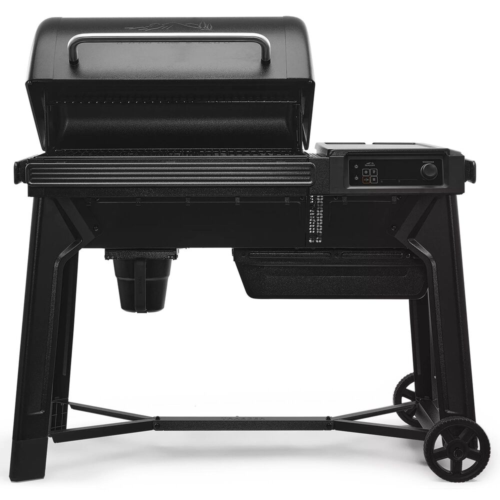 Traeger Grills Woodridge Pellet Grill in Black, , large