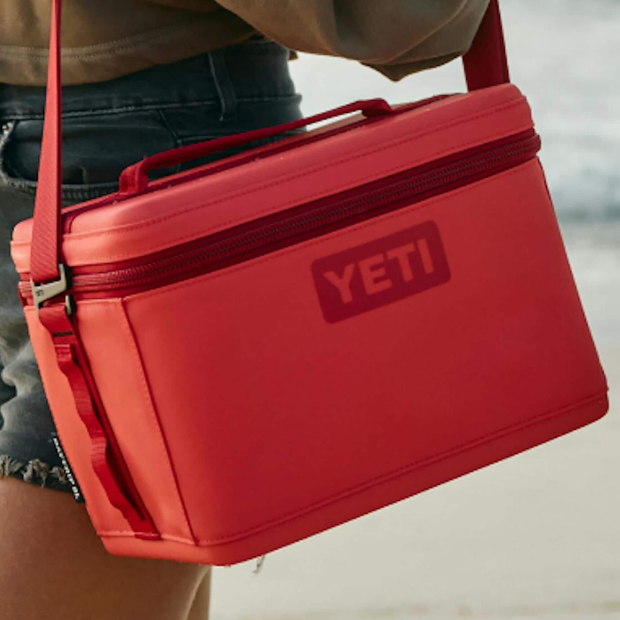 YETI Daytrip 9L Insul Box Rescue Red