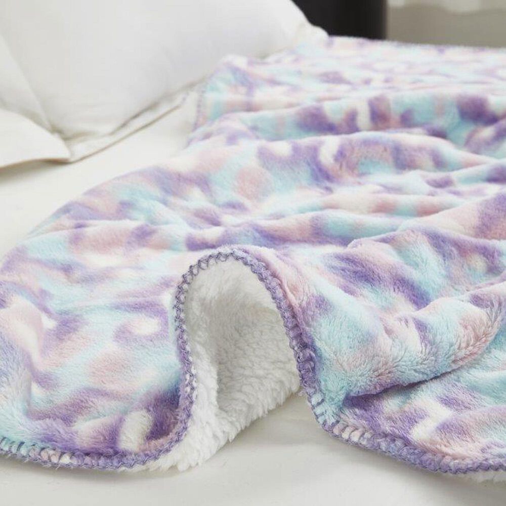 Duke Imports Regal Comfort Taffy 50" x 70" Throw in Multicolor, , large