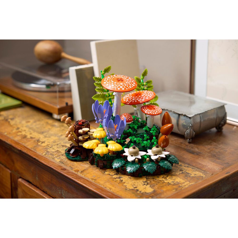 LEGO Botanicals Woodland Mushrooms Building Set, , large