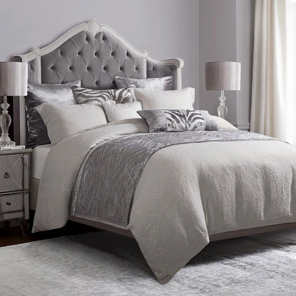 HiEnd Accents Medallion Matelasse 3-Piece Queen Duvet Cover Set in Gray, , large