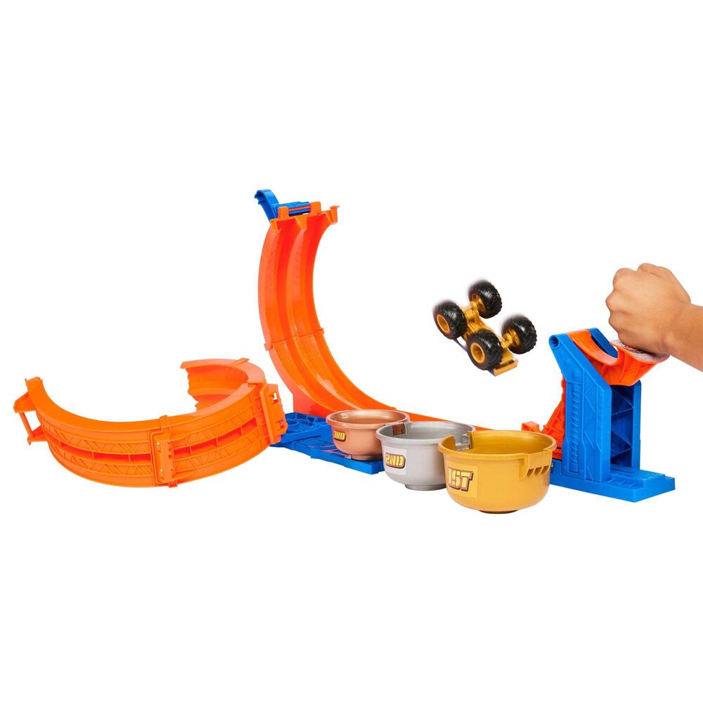 Hot Wheels Monster Trucks Loop-and-Flip Trophy Challenge Playset with Die-Cast Bigfoot Toy Truck in Multicolor, , large