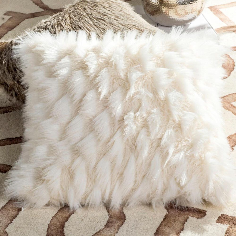 Safavieh Pillow in White, , large