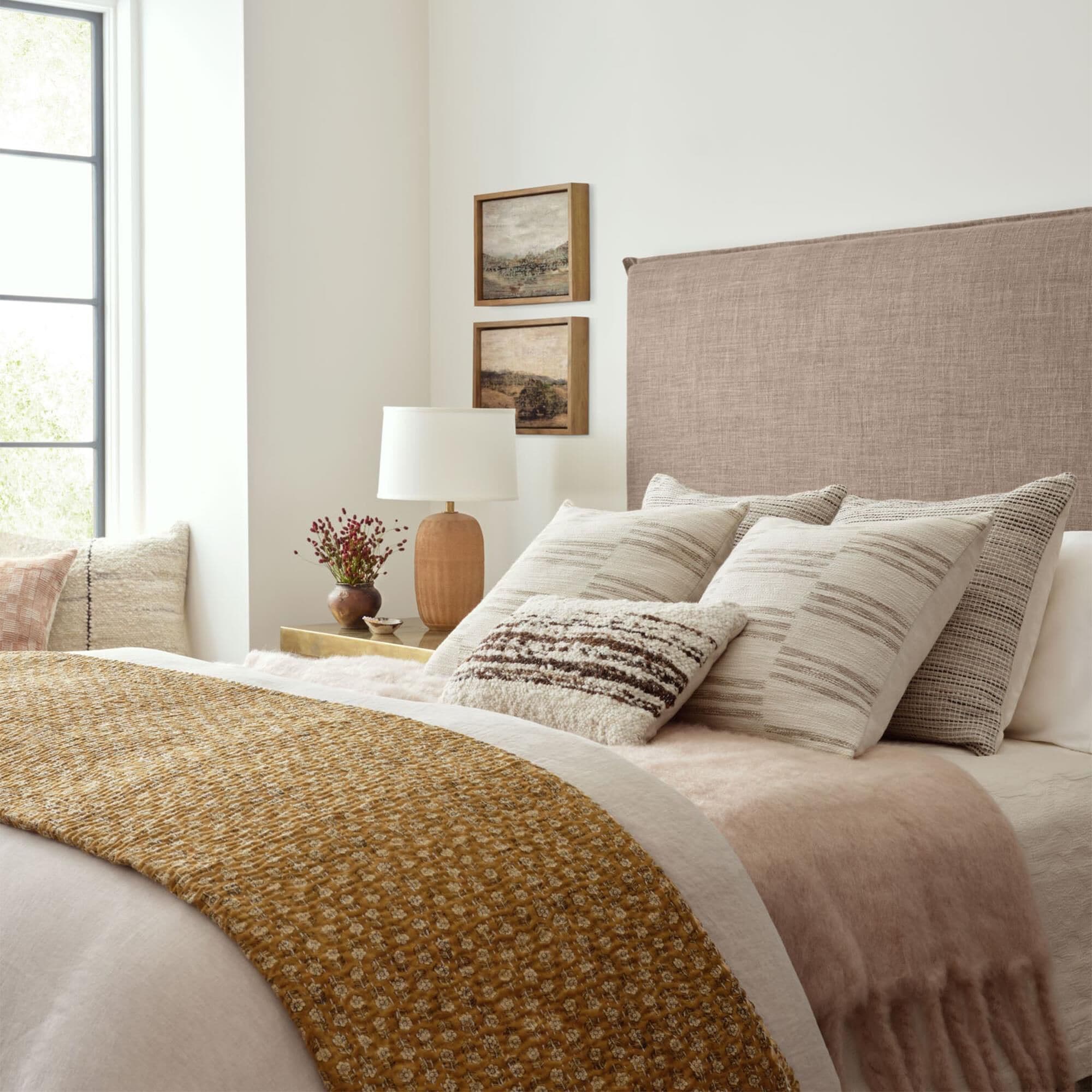 Loloi throw discount pillows