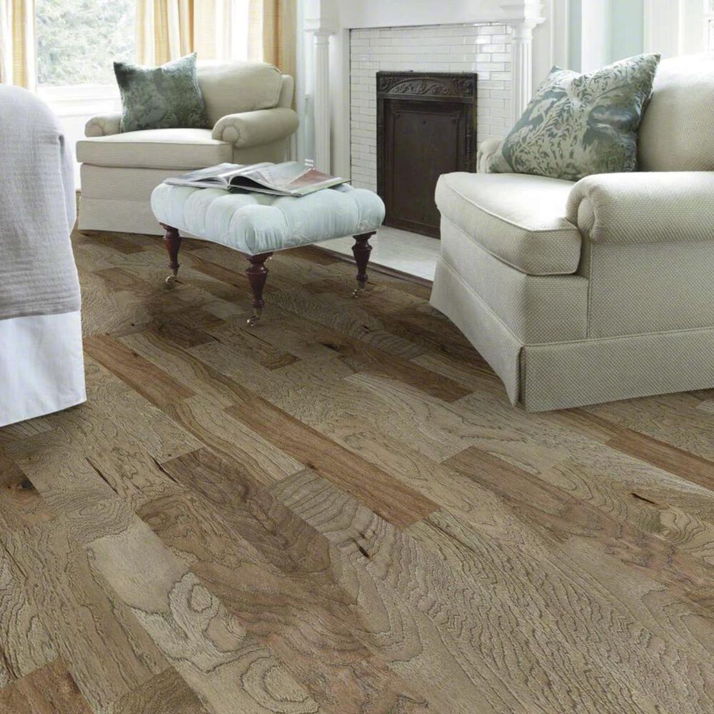 Shaw 3/8&quot; &#40;23.66/Ctn&#41; 5&quot; Hardwood in Honey Glow, , large
