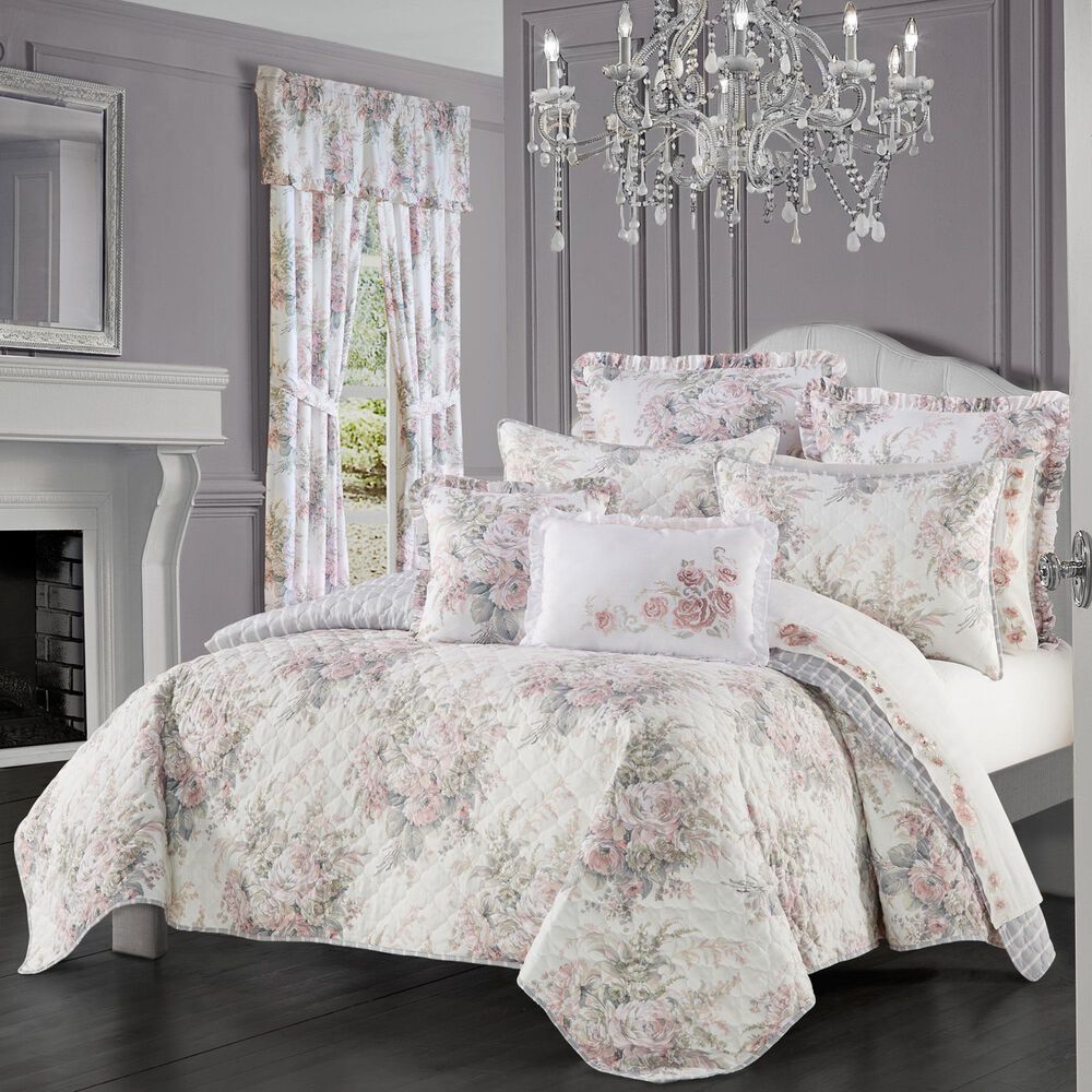 J. Queen New York Estelle 3-Piece King/California King Quilt Set in Blush, , large