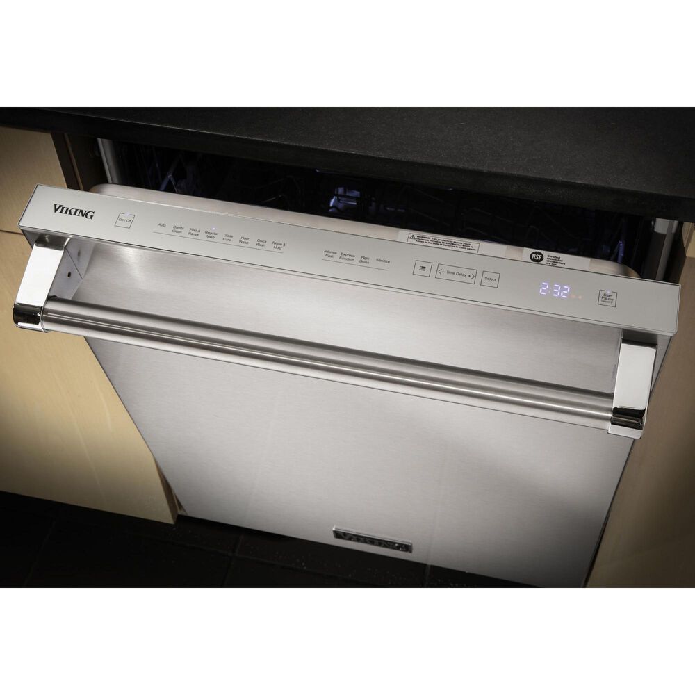 Viking Range 24" BuiltIn Custom Panel Dishwasher with MultiLevel Washing and Triple Filtration