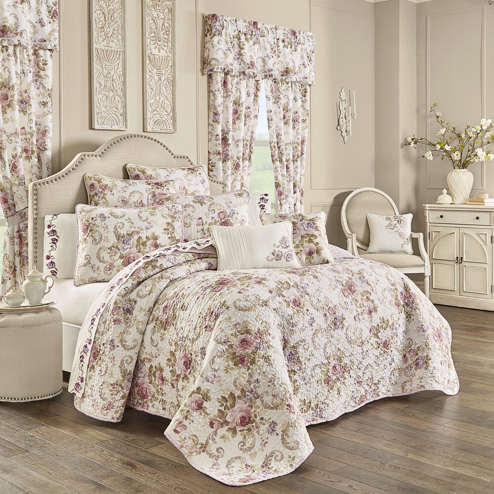 J. Queen New York Chambord 3-Piece King Quilt Set in Lavender, , large