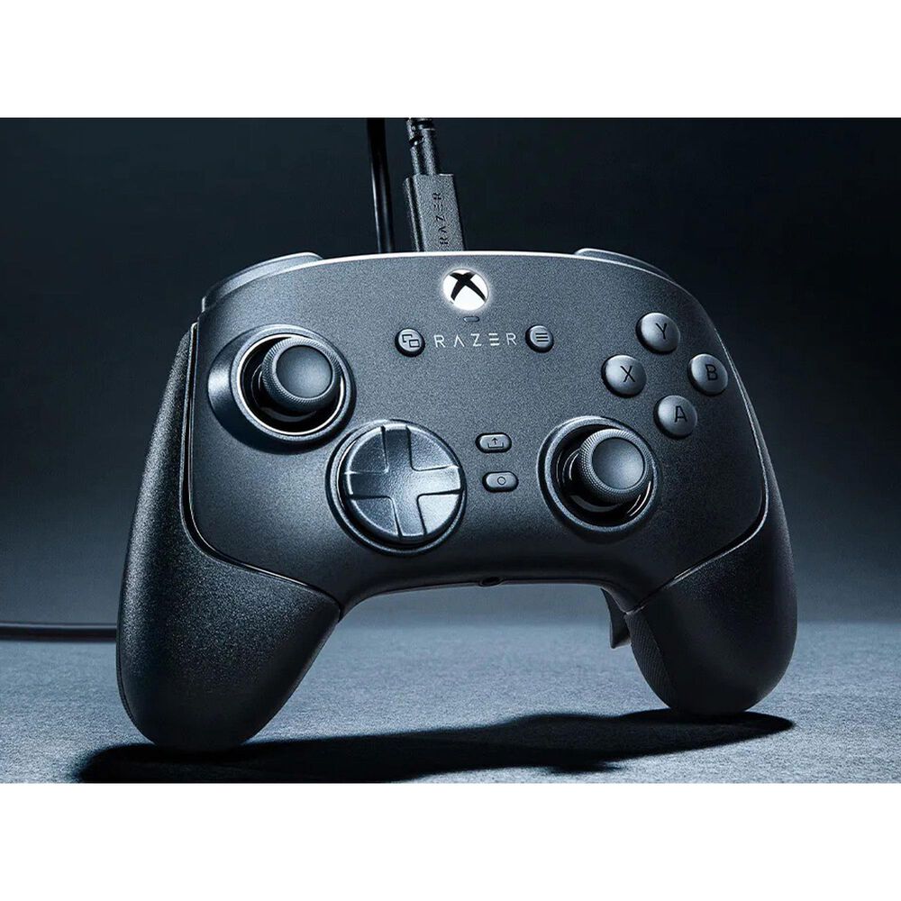 Razer Wolverine V3 Tournament Edition in Black, , large