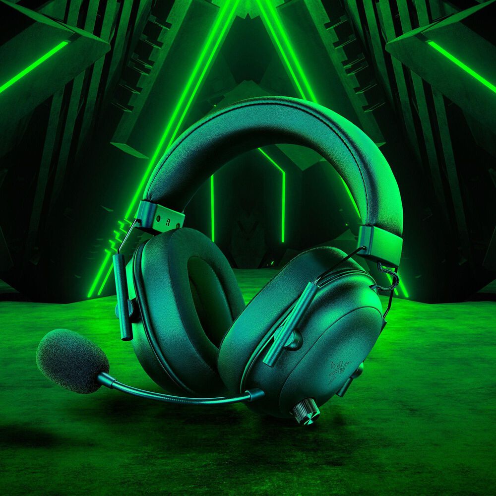 Razer Blackshark V2 Hyperspeed Wireless Gaming Headset in Black, , large