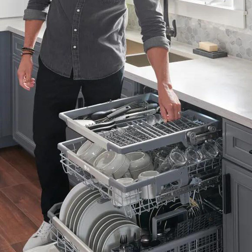 LG 24&quot; Built-In Pocket Handle Dishwasher with 3rd Rack in Black Stainless Steel, , large