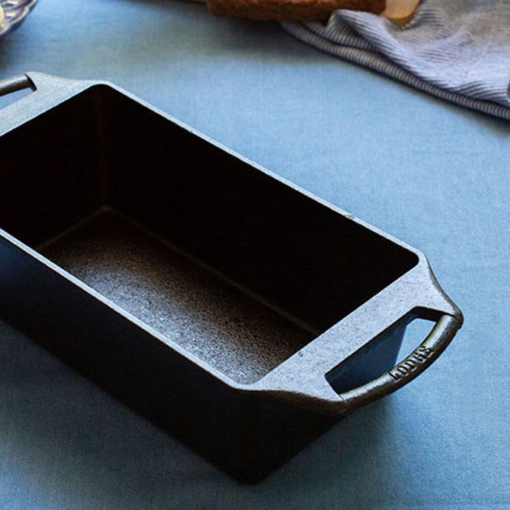 Lodge Cast Iron Seasoned Cast Iron Loaf Pan in Black