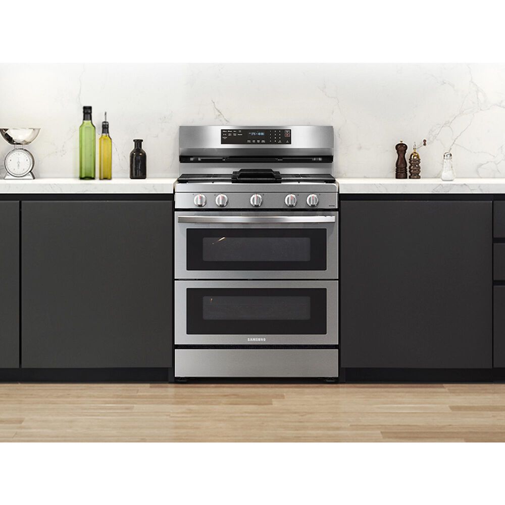 Samsung 2-Piece Kitchen Package with 6 Cu. Ft. Freestanding Gas Range and 2.1 Cu. Ft. Bespoke Fingerprint Resistant Over-the-Range Microwave in Stainless Steel, , large