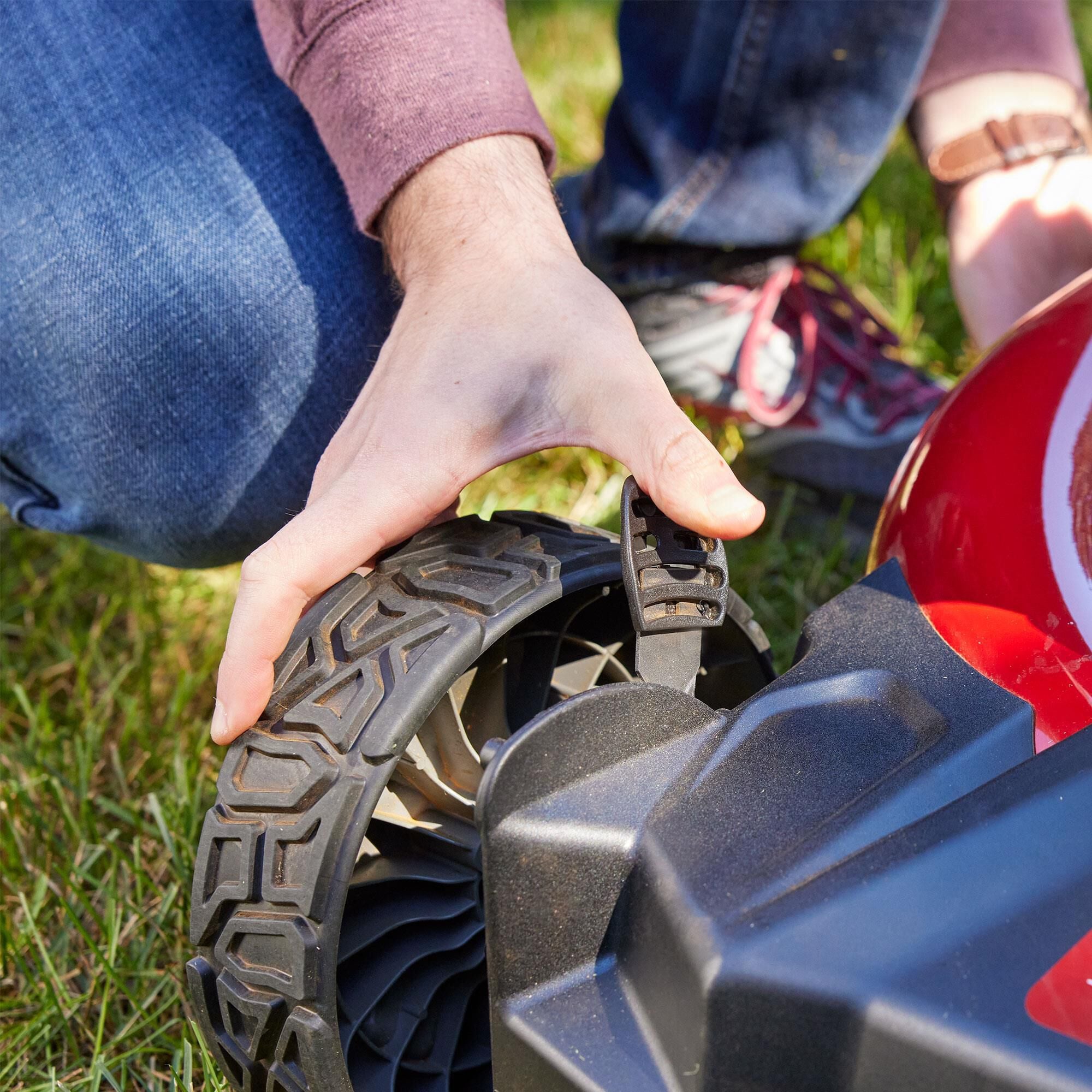 Toro 21 in. 53cm Recycler High Wheel Push Gas Lawn Mower NFM