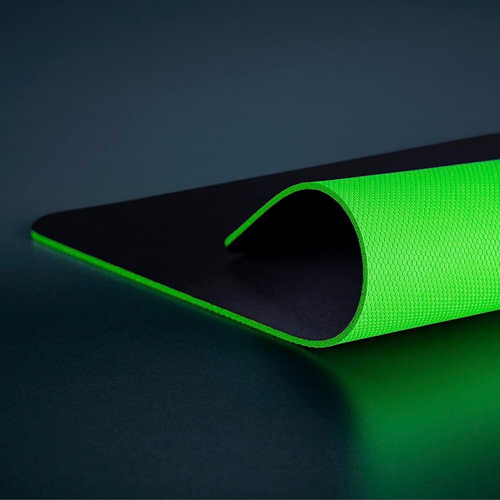 Razer Gigantus V2 Large Soft Mouse Pad in Black, , large