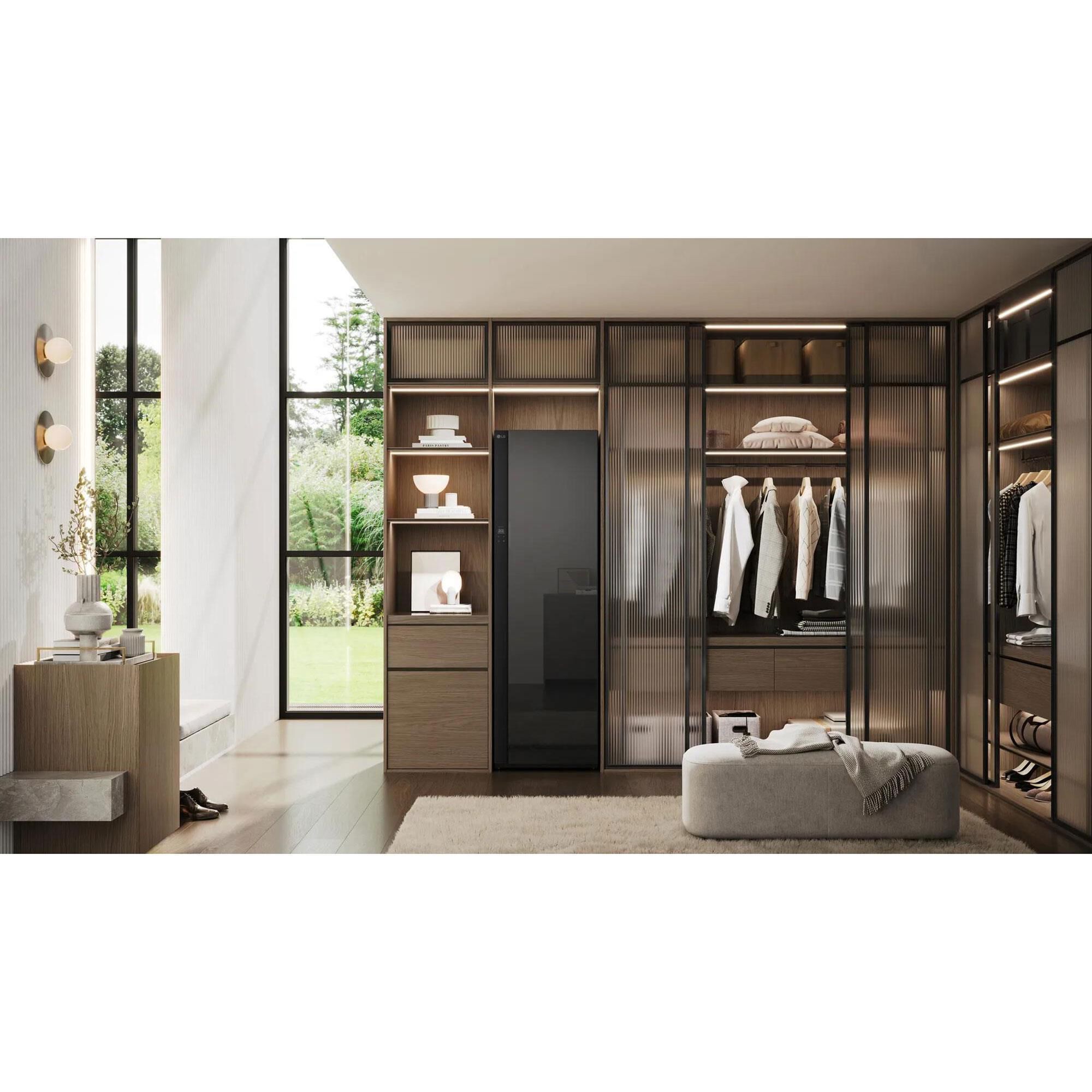 LG Styler Smart Steam Closet in Mirror