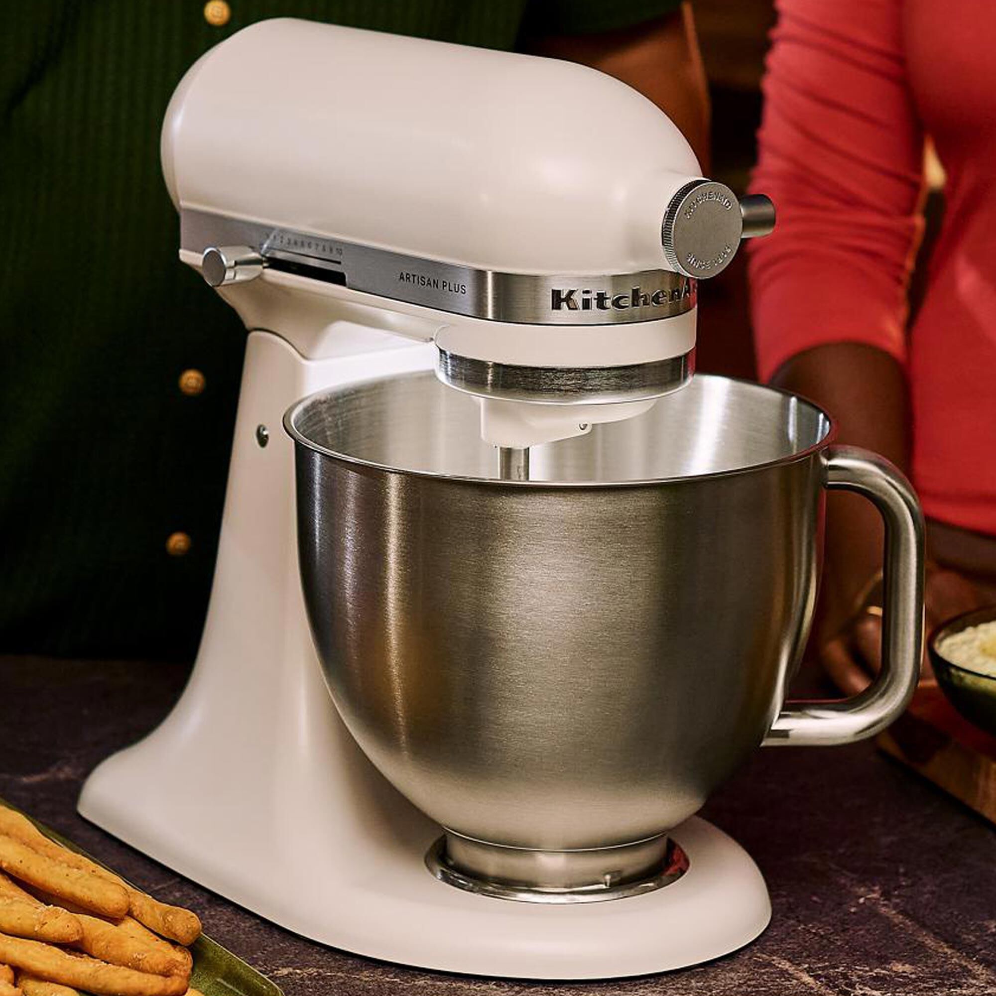 KitchenAid Artisan Plus 5-Quart Stand Mixer in Porcelain White