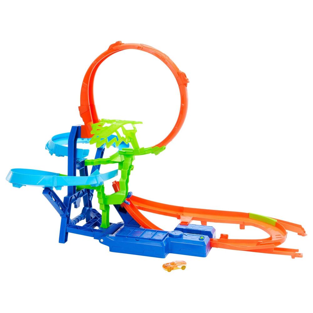 Hot Wheels Stunt Tracks Mid-Air Crash Playset with 1:64 Scale Vehicles in Multicolor, , large