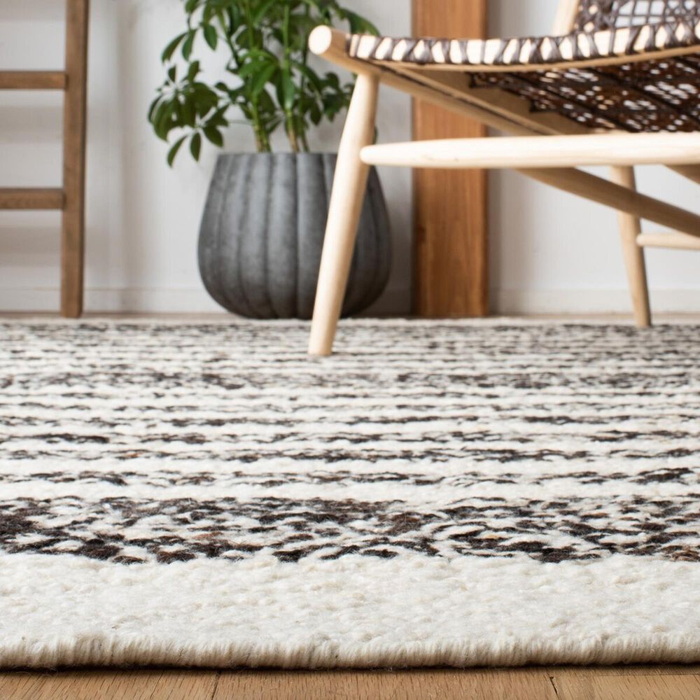 Safavieh Natura NAT329Z 2&#39;3&quot; x 8&#39; Black and Ivory Runner, , large