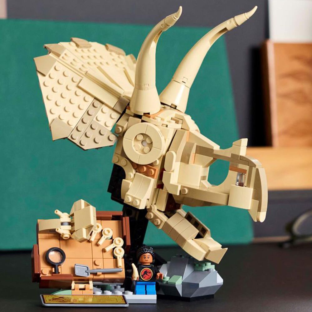 LEGO Jurassic World - Dinosaur Fossils Triceratops Skull Building Set in Multicolor, , large