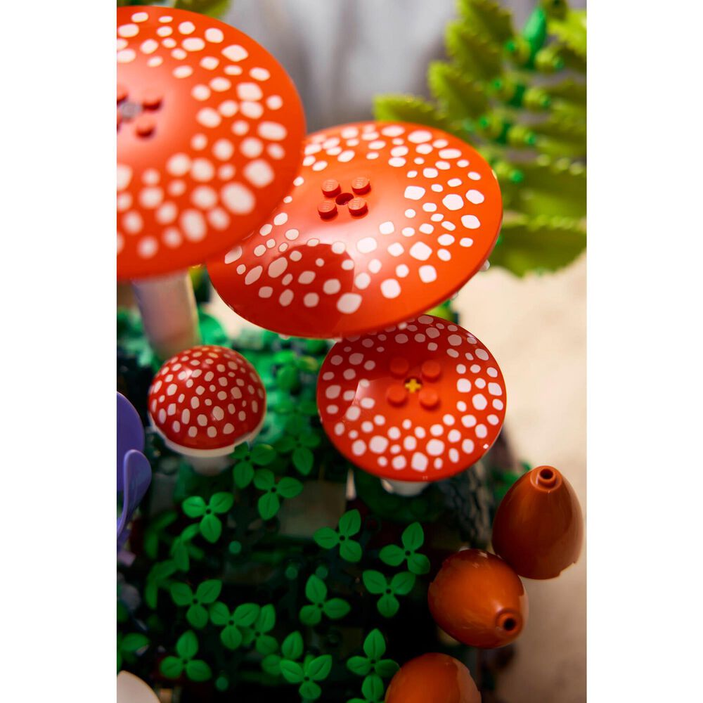 LEGO Botanicals Woodland Mushrooms Building Set, , large