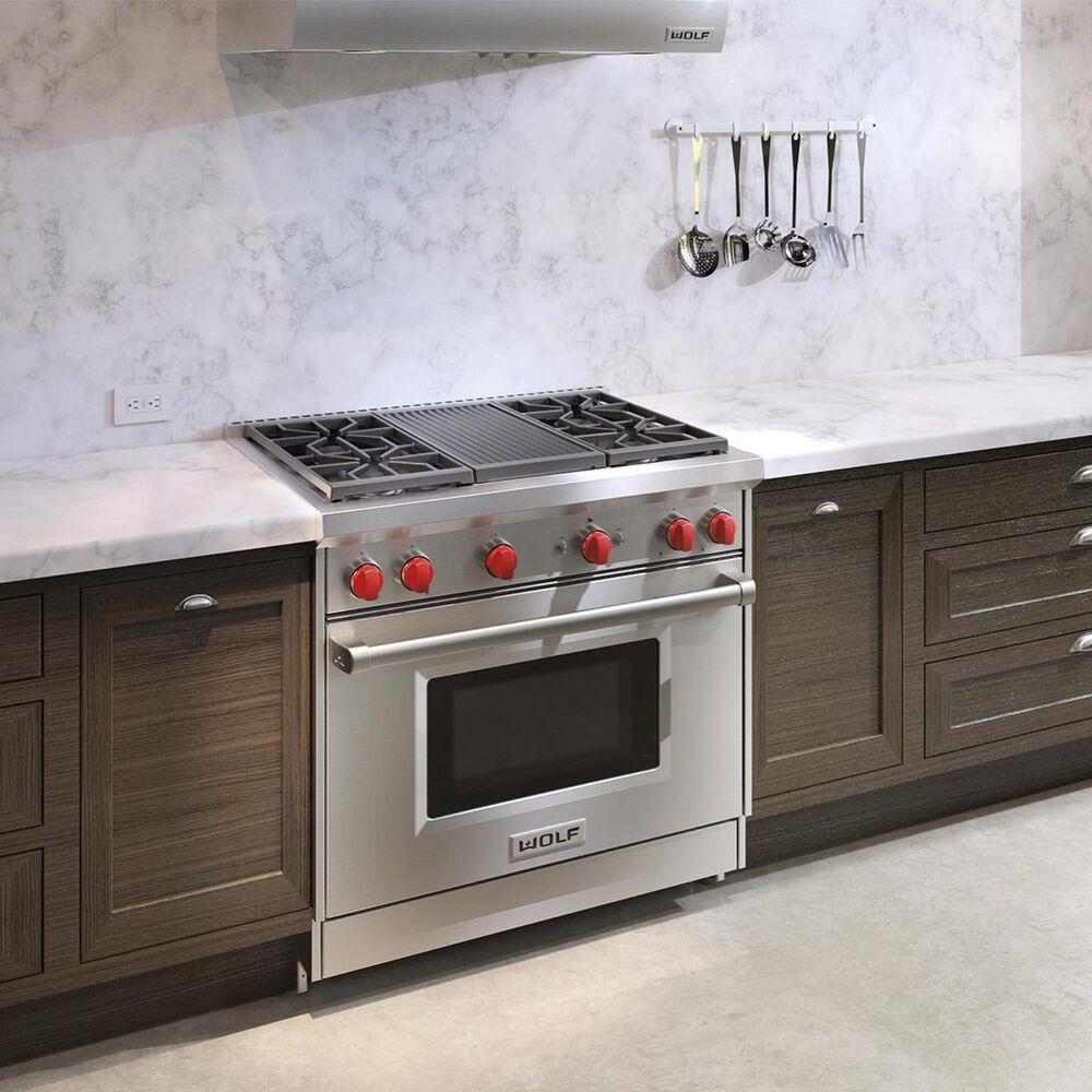 Wolf 36" Dual Fuel 4Burner with Grill in Stainless Steel Nebraska