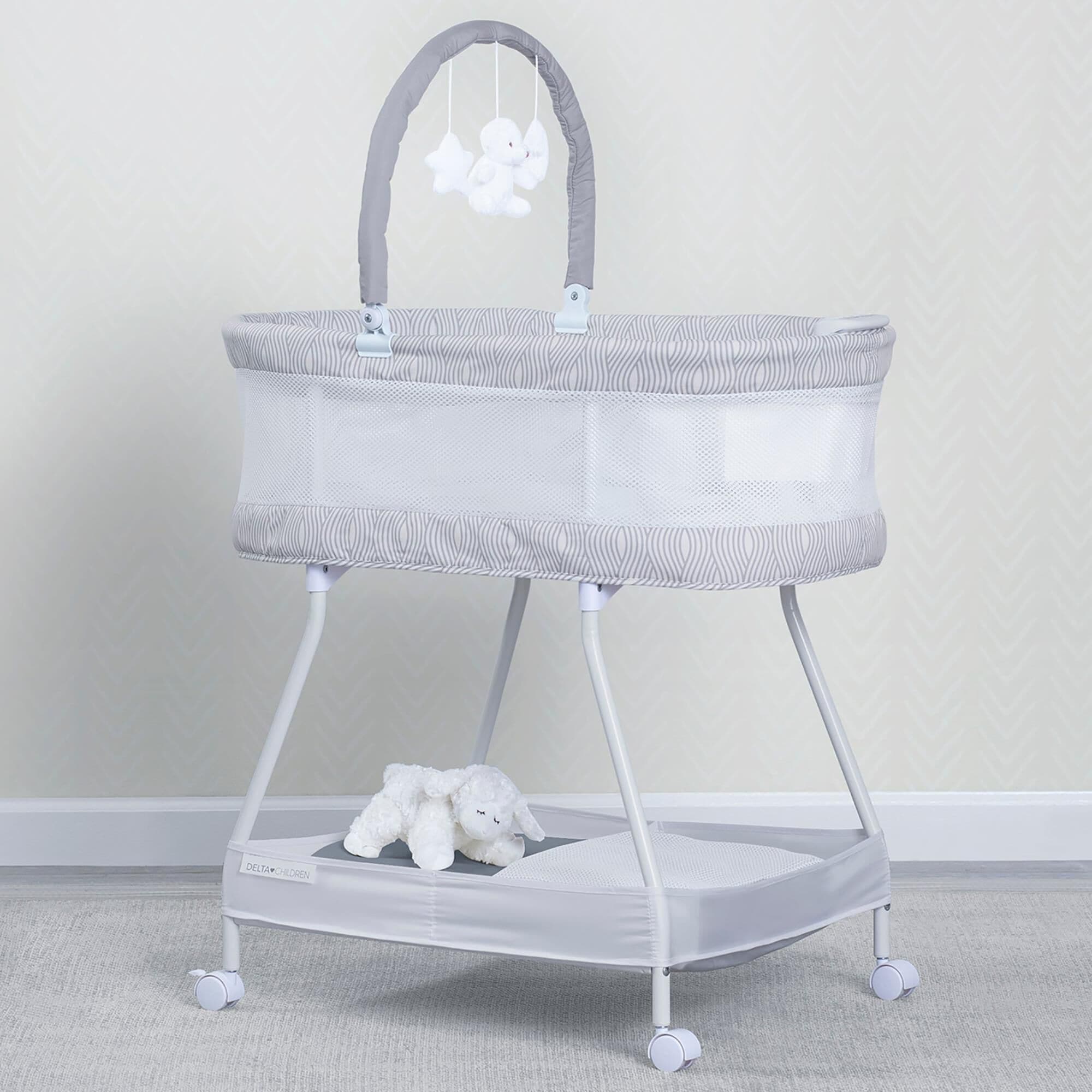 Delta Wave Bassinet in White and Grey NFM