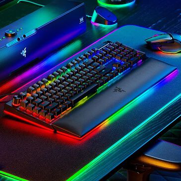 Razer BlackWidow V4 Pro Green Switch Keyboard in Black, , large