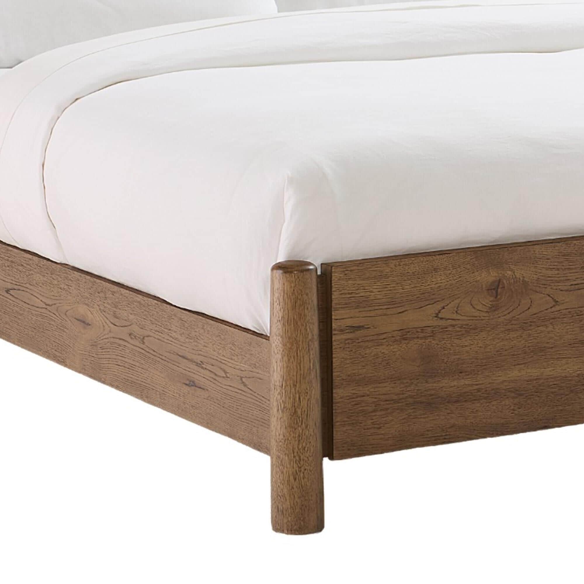 Riverside Furniture Henderson King Platform Bed in Toasted Pecan