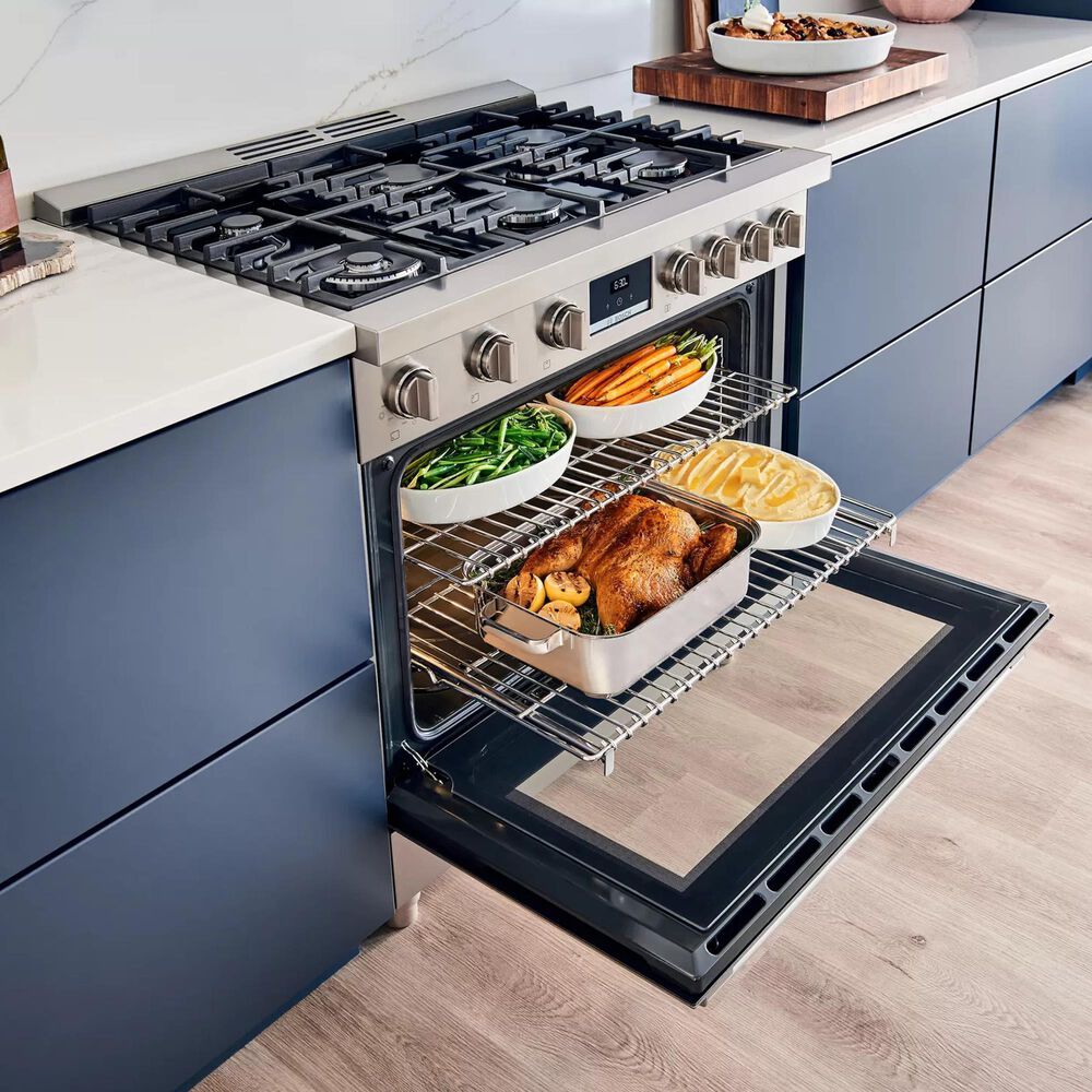 Bosch 3.4 Cu. Ft. Freestanding Gas Range with Convection in Stainless Bosch Stainless Steel Gas Range