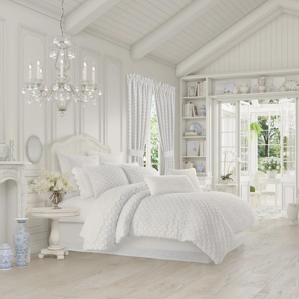 J. Queen New York Lillian 3-Piece Full/Queen Comforter Set in White, , large