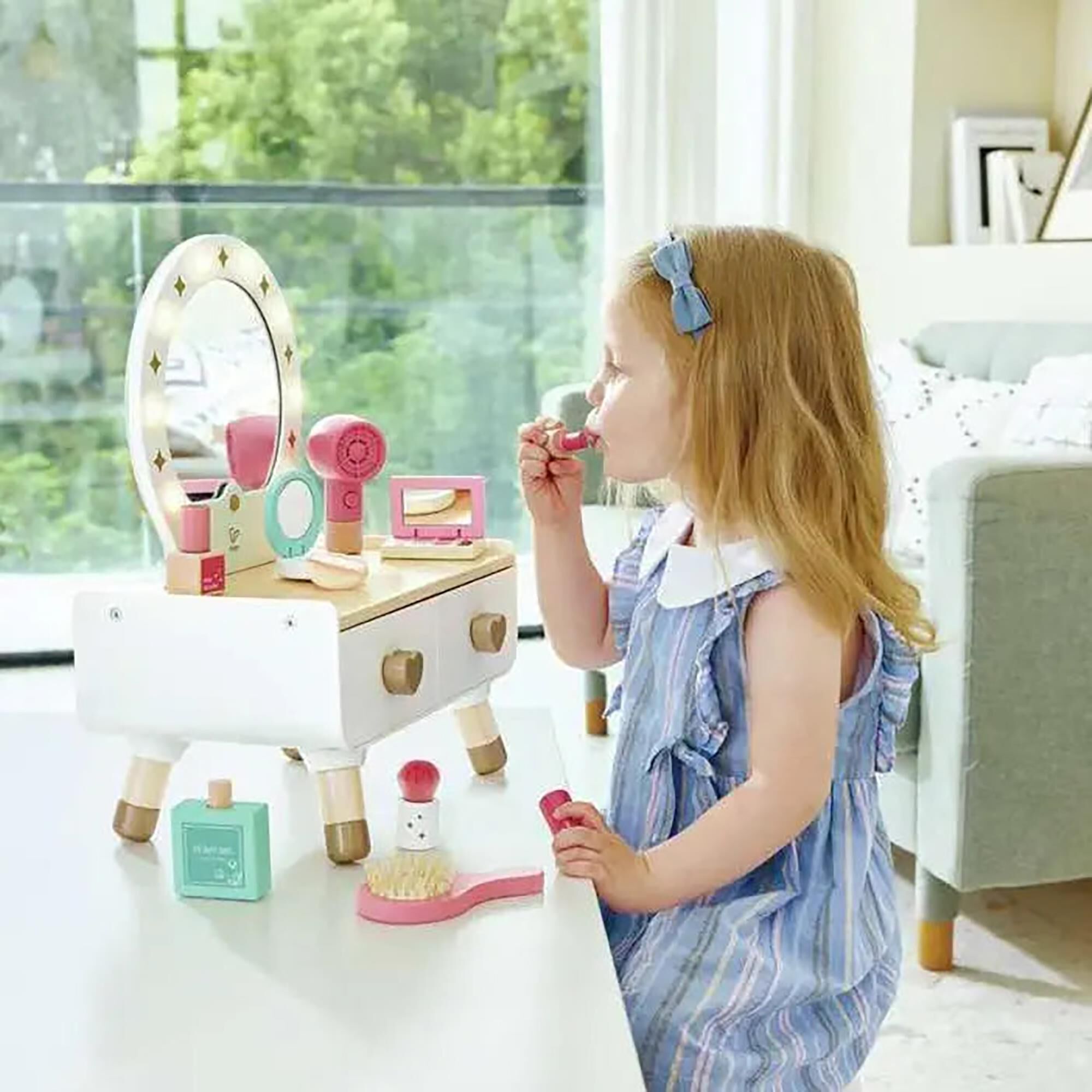 Hape Toys My Stylish Dressing Table in Multicolor
