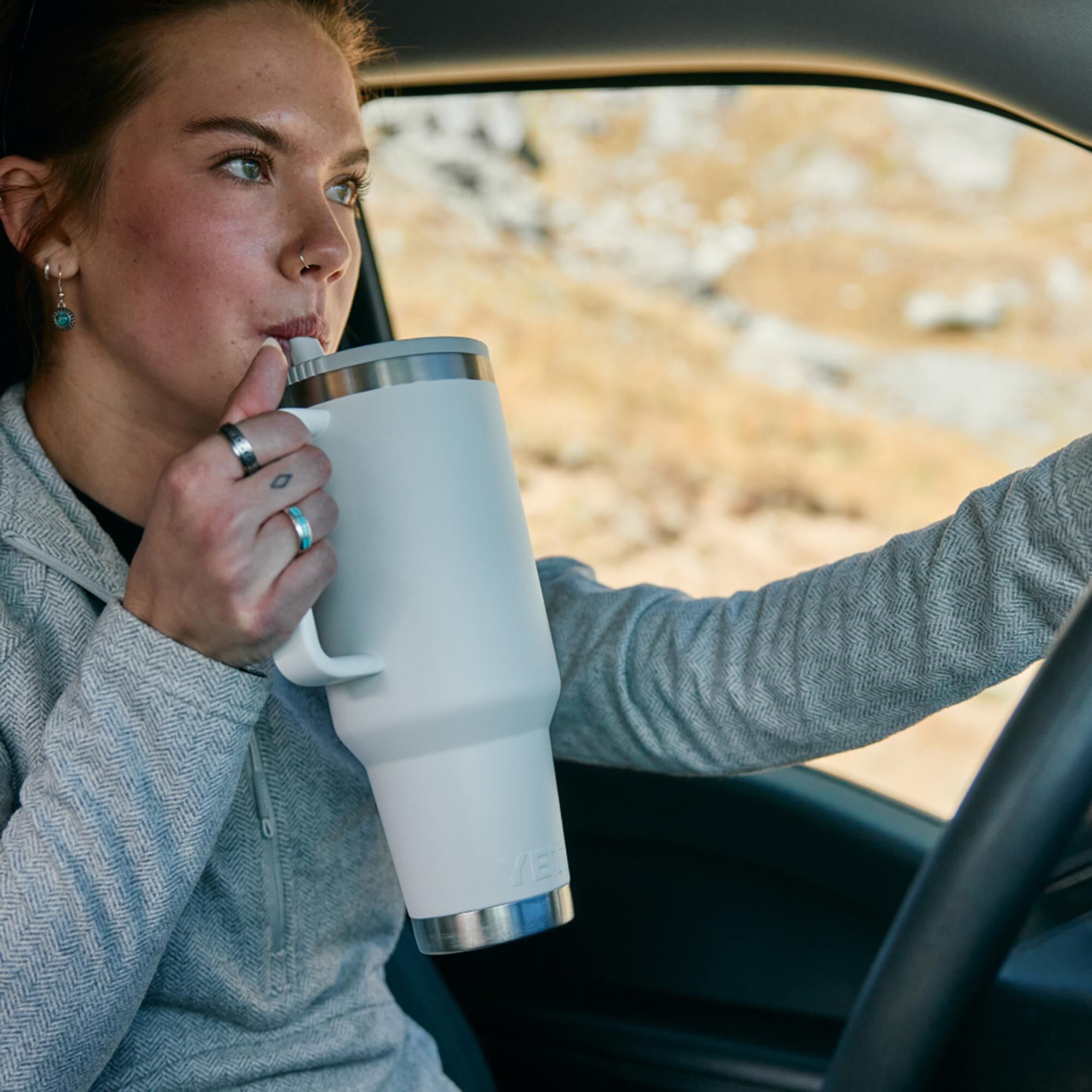 YETI Rambler 40 oz Travel Str Mug White