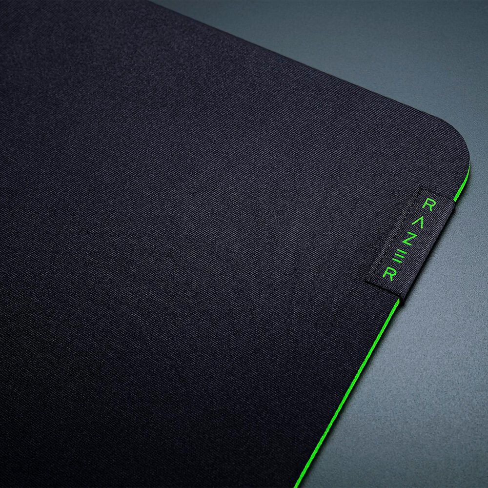 Razer Gigantus V2 Medium Soft Mouse Pad in Black, , large