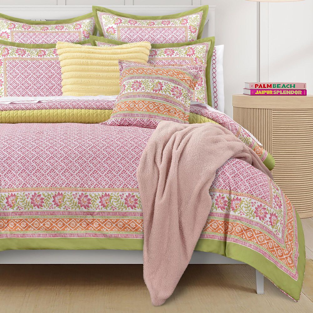 J. Queen New York Cozy 50&quot; x 70&quot; Throw in Blush, , large