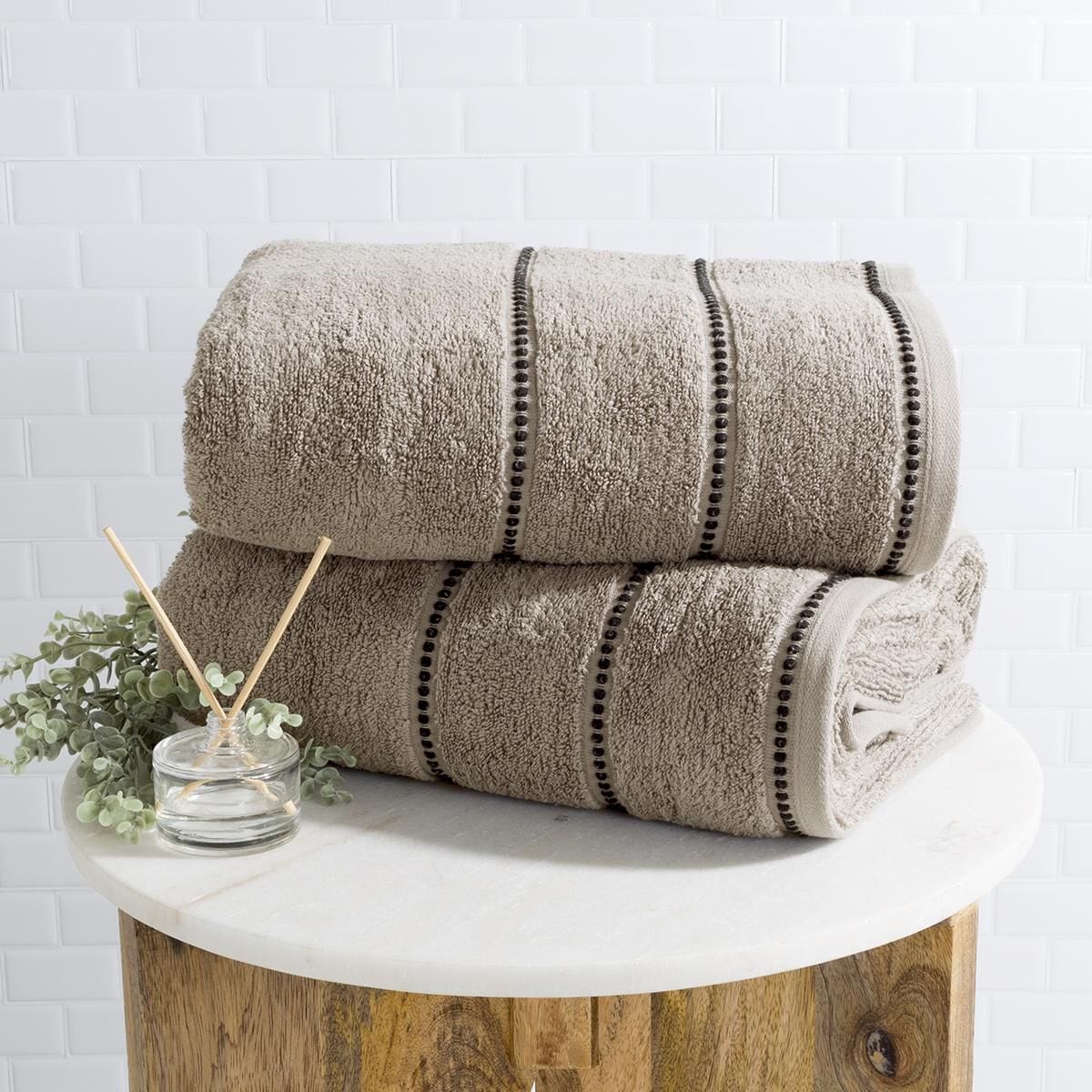 Lavish home towels 2025