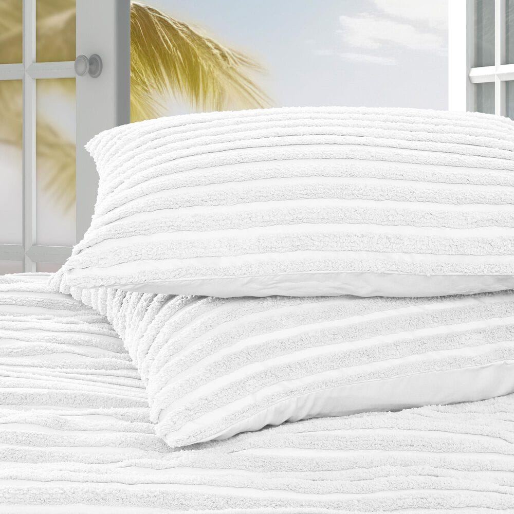 J. Queen New York Darby 3-Piece Full/Queen Comforter Set in White, , large