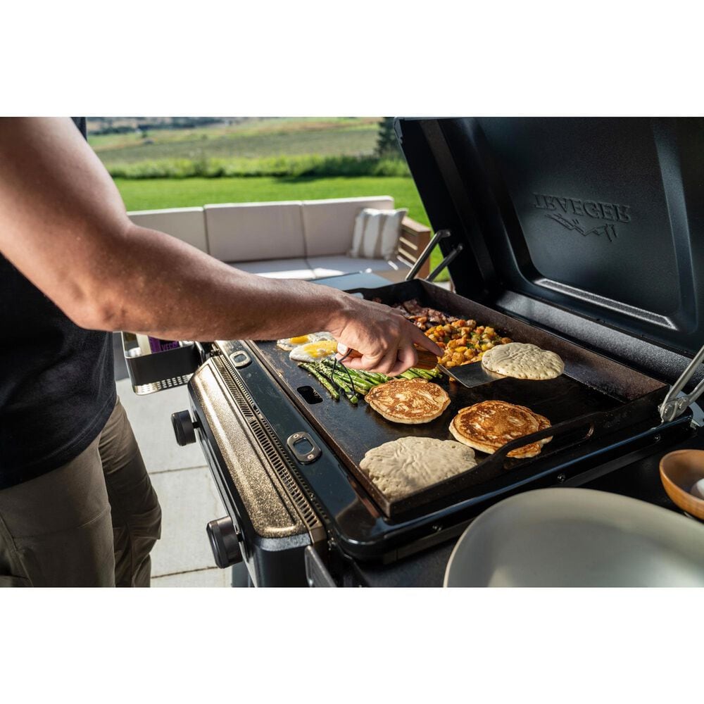 Traeger Grills Flatrock 2-Zone Liquid Propane Griddle in Black, , large