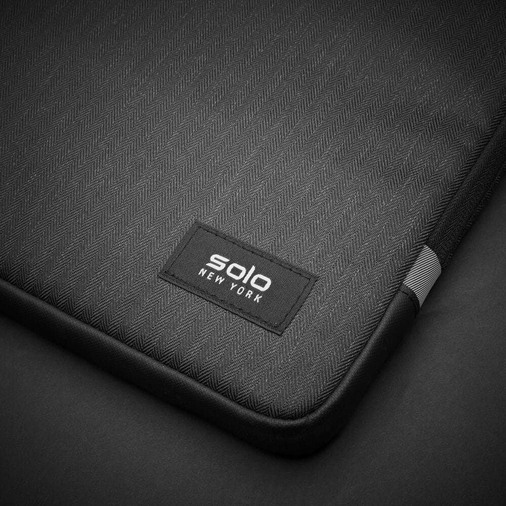 Solo Gamma Sleeve for 15.6&quot; Laptop in Black, , large