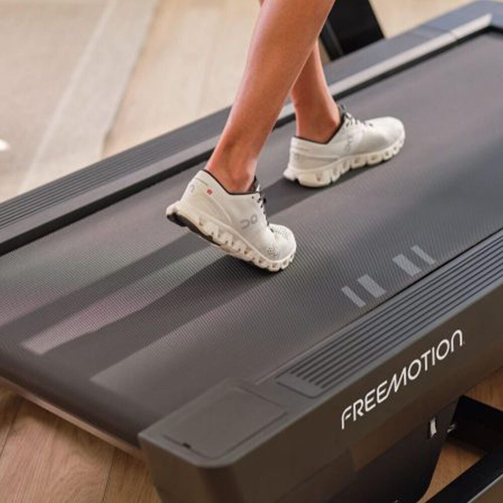 FreeMotion 8 Series i8 Incline Trainer in Black, , large