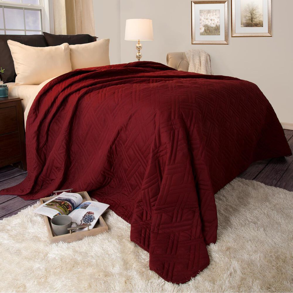 Timberlake Full/Queen Bed Quilt in Burgundy, , large
