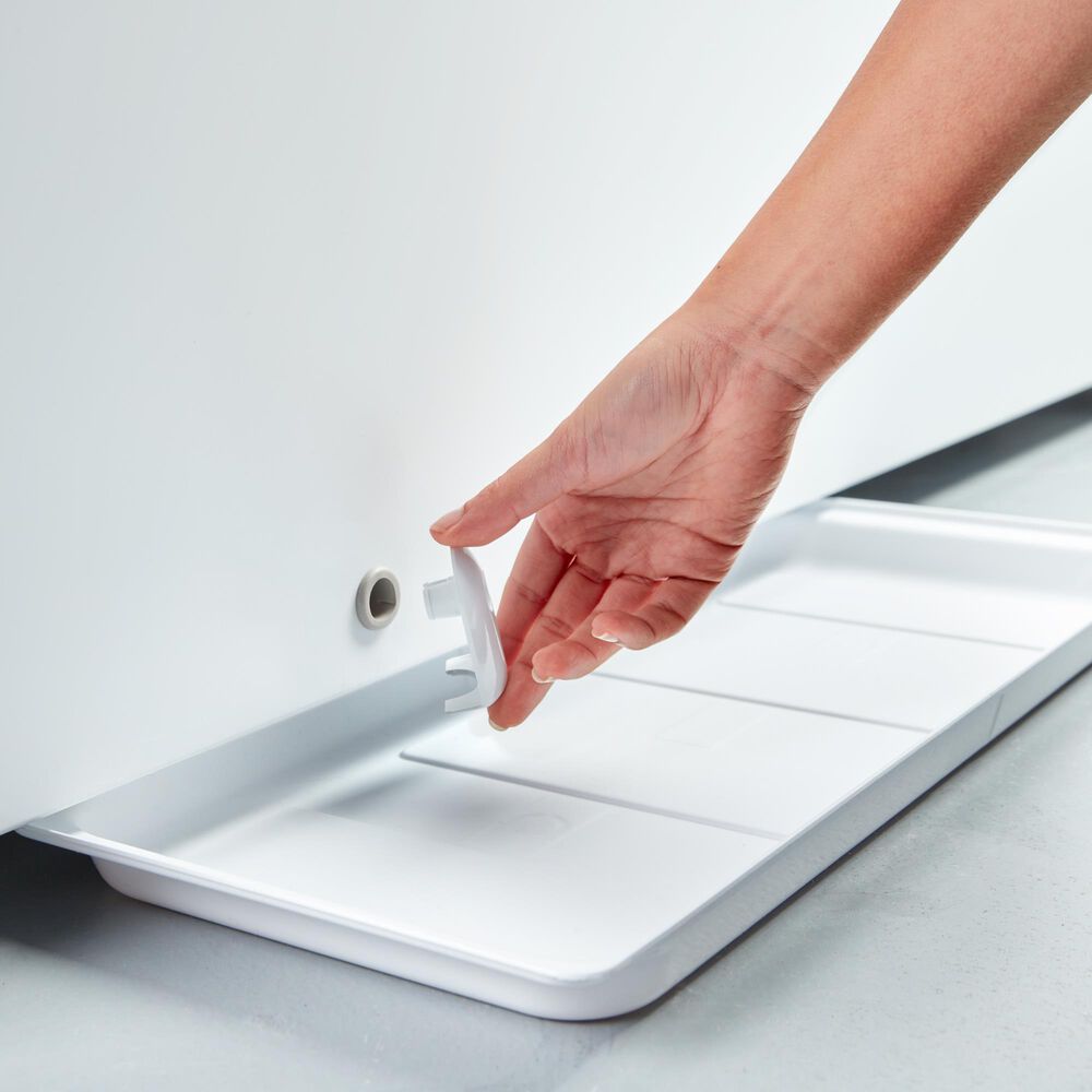 Maytag 16 Cu. Ft. Chest Freezer in White NFM