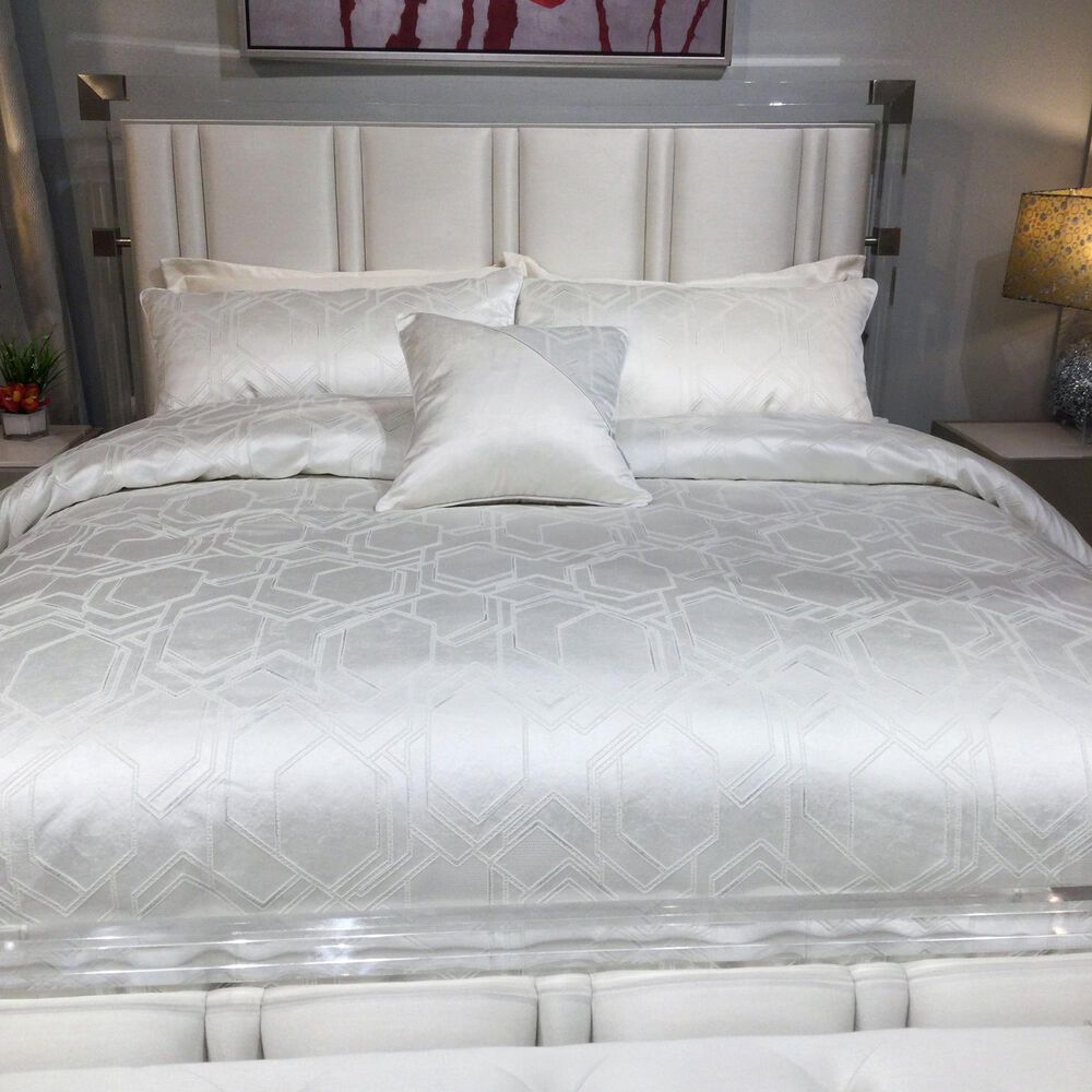 Vista Haus Quincy 4-Piece Queen Comforter Set in Ivory, , large
