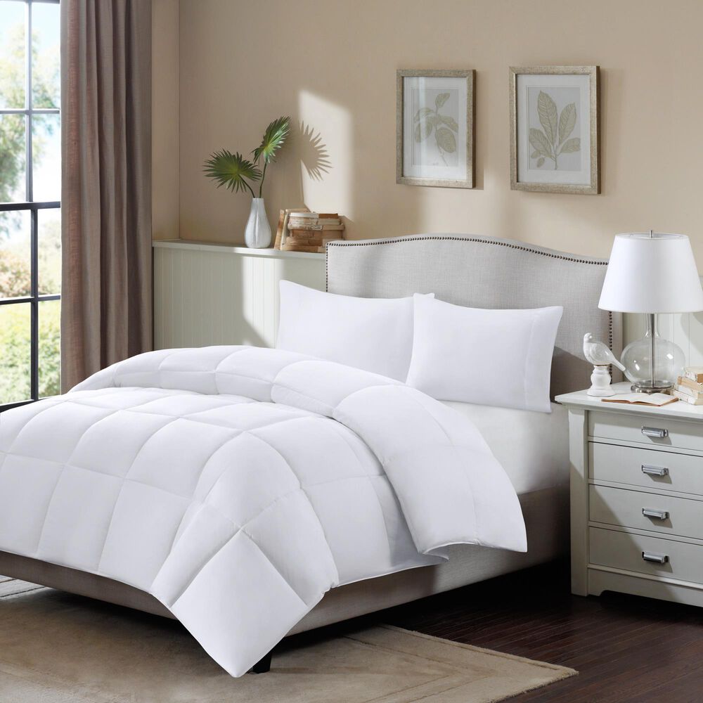 Hampton Park Northfield King/California King Down Comforter in White NFM