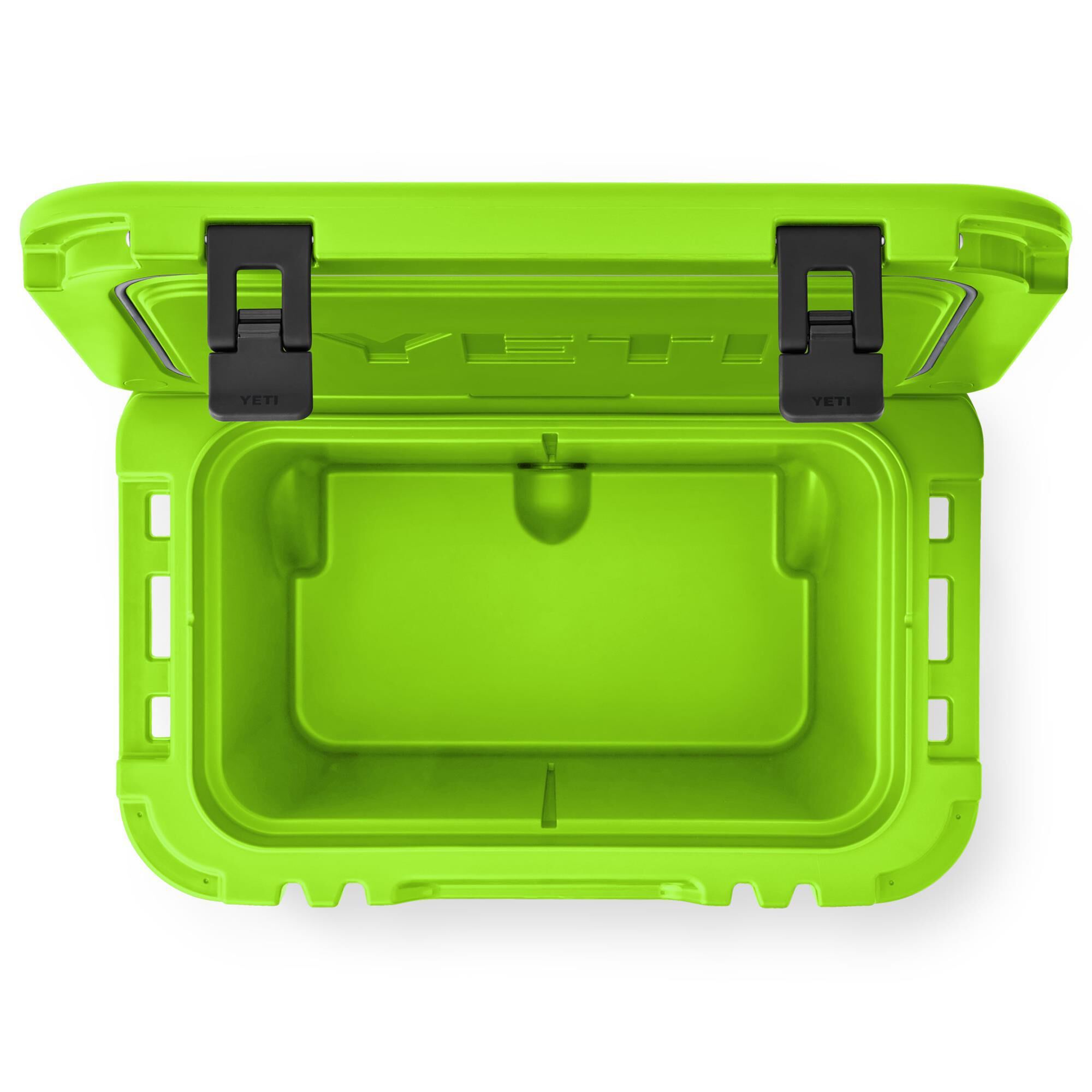 YETI Roadie 32 Wheeled Cooler in Venom