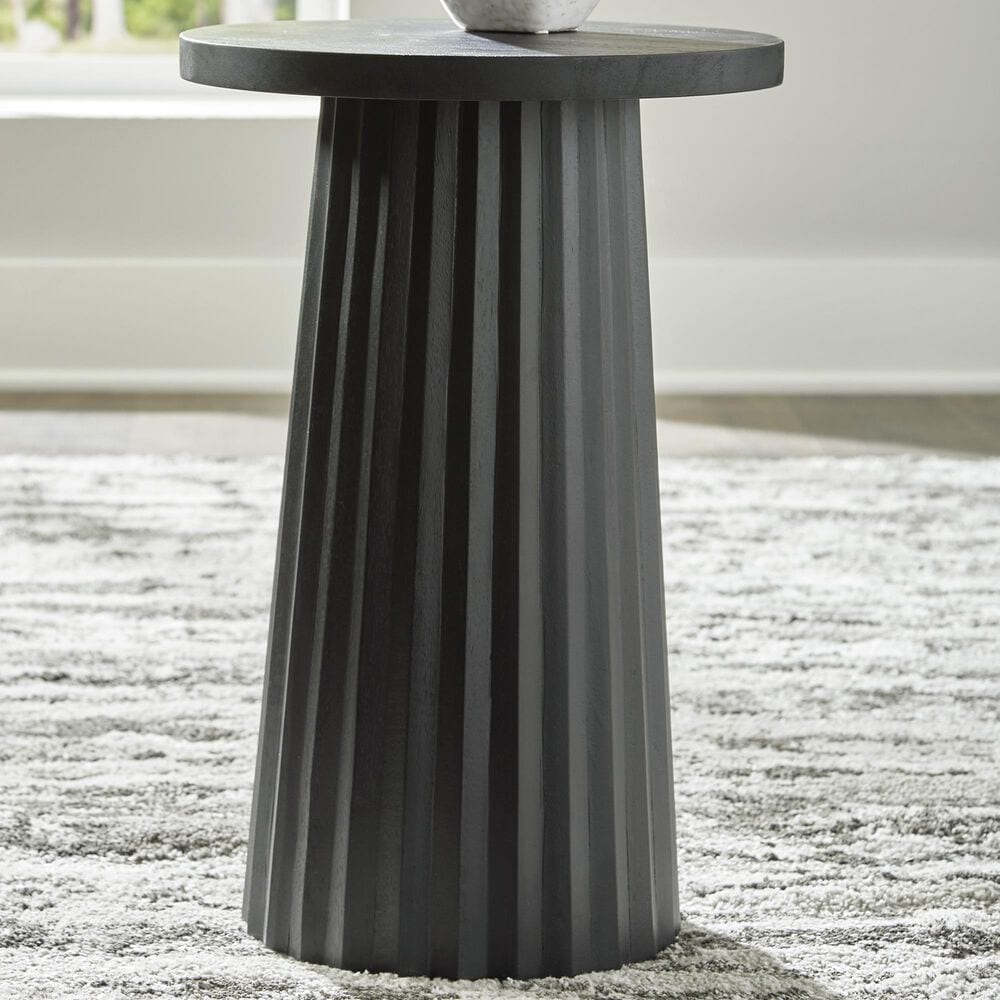 37B Ceilby Accent End Table in Black, , large
