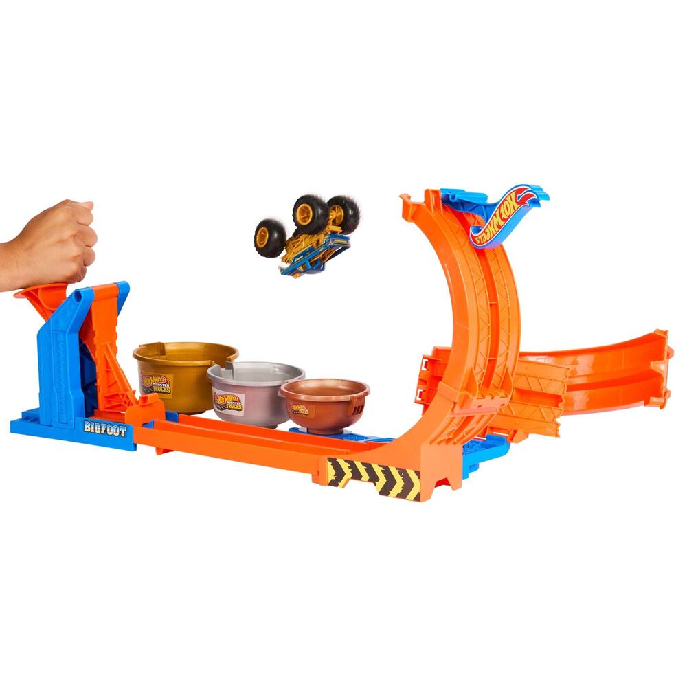 Hot Wheels Monster Trucks Loop-and-Flip Trophy Challenge Playset with Die-Cast Bigfoot Toy Truck in Multicolor, , large