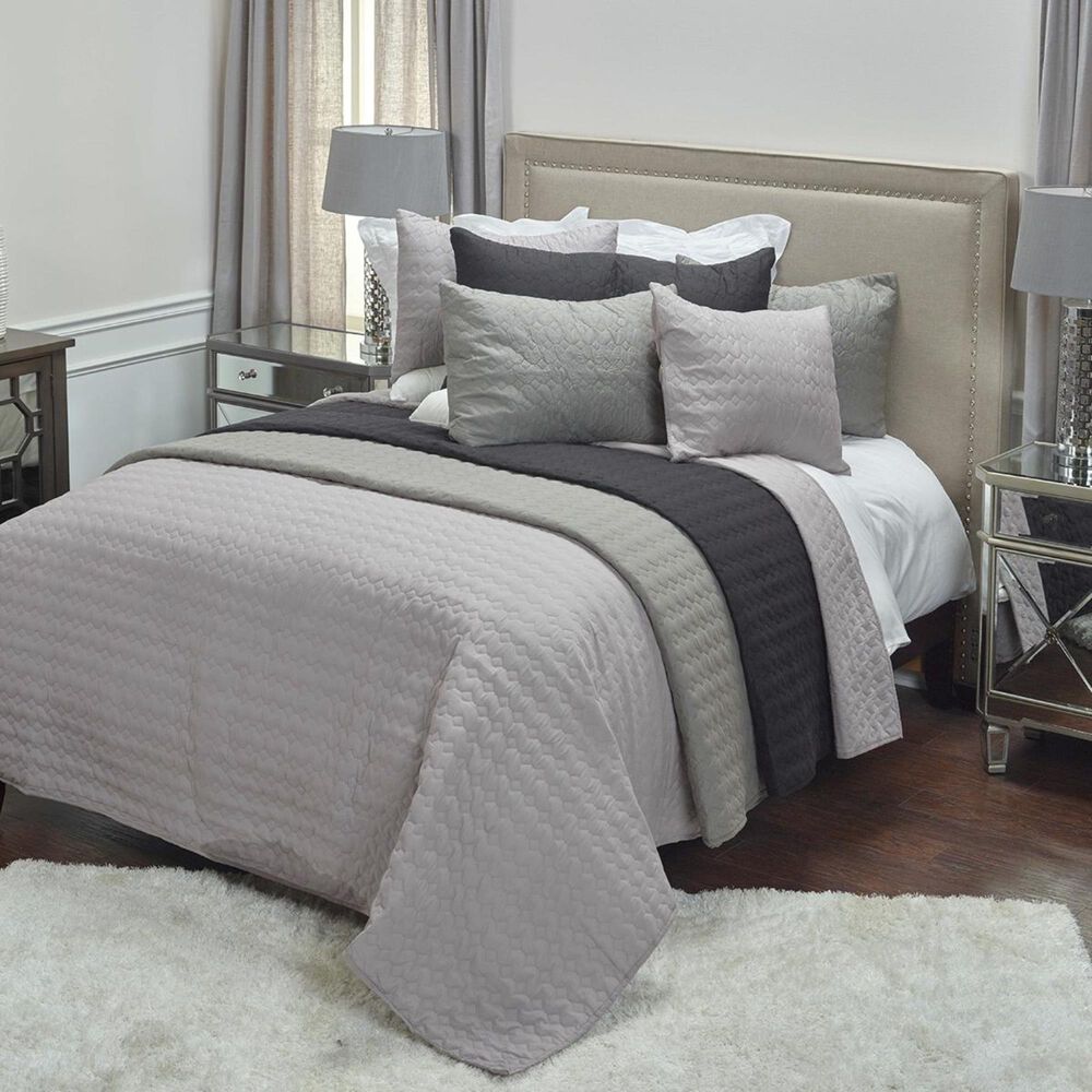 Rizzy Home Urban Mesh 106&quot; x 92&quot; Quilt in Black, , large